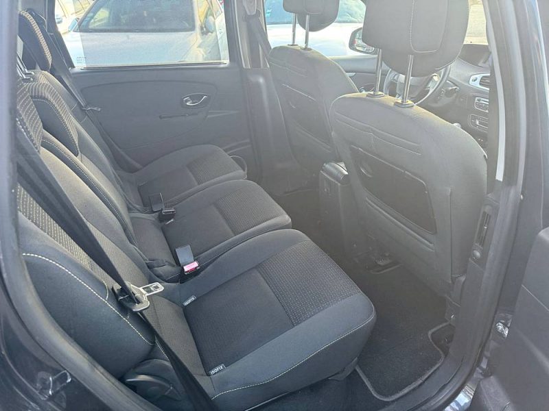 RENAULT SCENIC III 2011