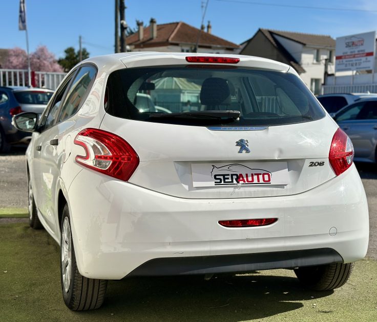 PEUGEOT 208 2013