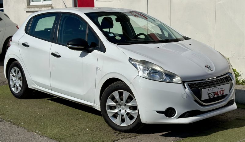 PEUGEOT 208 2013