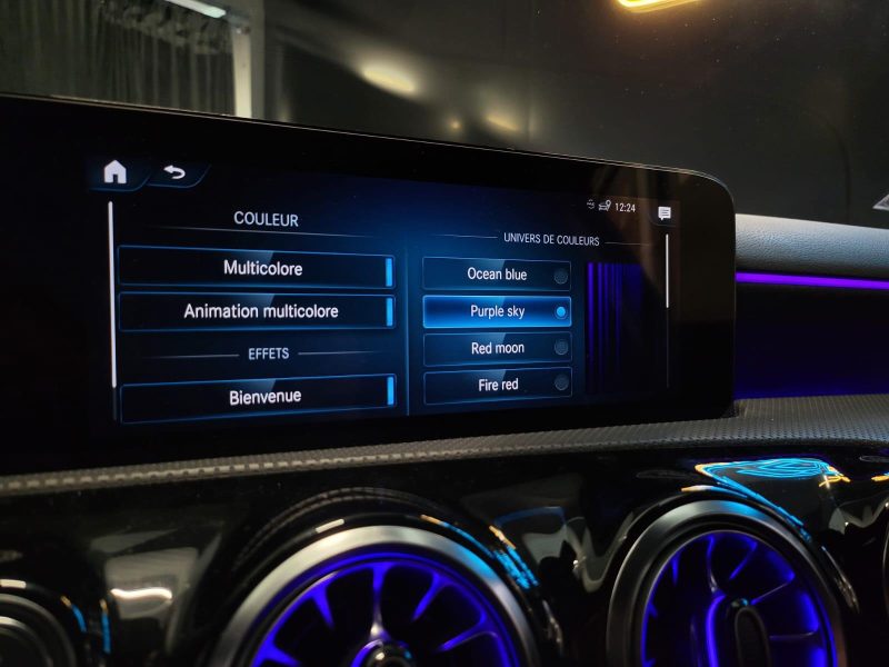 MERCEDES CLASSE A 200 163cv AMG LINE / ENTRETIEN COMPLET MERCEDES + CARPLAY + SIEGES CHAUFFANTS /