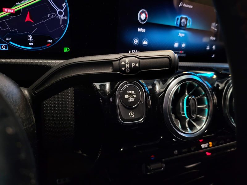 MERCEDES CLASSE A 200 163cv AMG LINE / ENTRETIEN COMPLET MERCEDES + CARPLAY + SIEGES CHAUFFANTS /