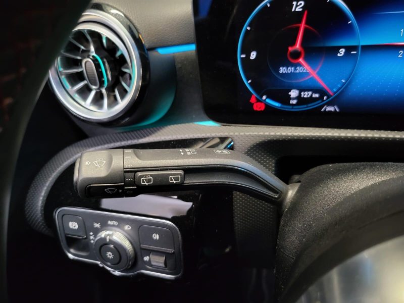 MERCEDES CLASSE A 200 163cv AMG LINE / ENTRETIEN COMPLET MERCEDES + CARPLAY + SIEGES CHAUFFANTS /