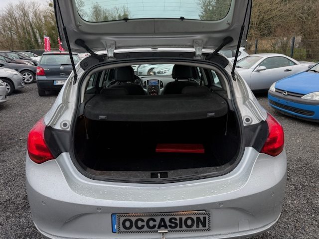 OPEL ASTRA 2013 - 185000 KM