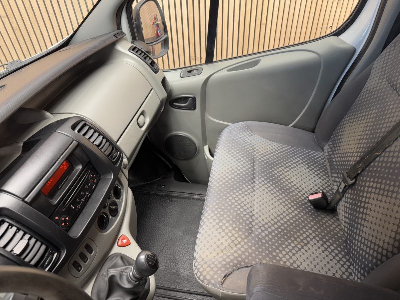 RENAULT TRAFIC 2008