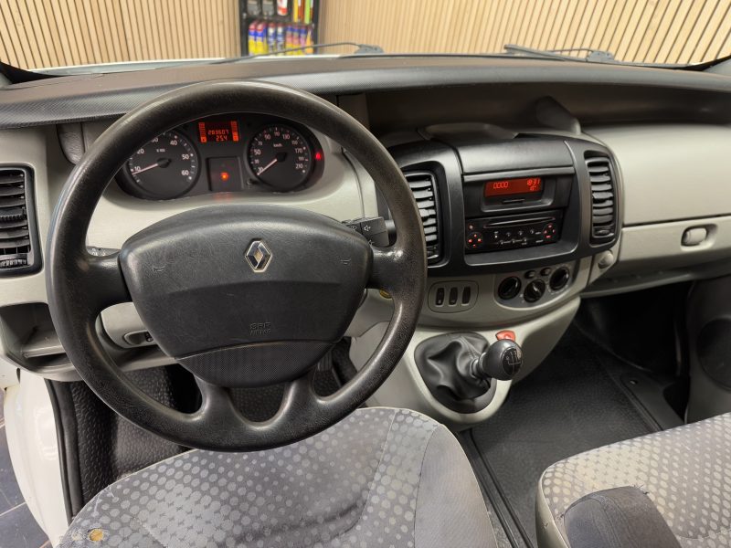RENAULT TRAFIC 2008