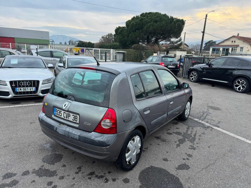 RENAULT CLIO 2002