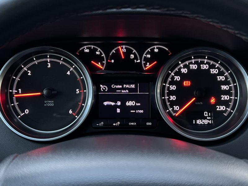 PEUGEOT 508 FELINE 2.0 HDI 140 Cv KEYLESS INTERIEUR CUIR GPS BLUETOOTH TETE HAUTE BVM6 Garantie 1 an