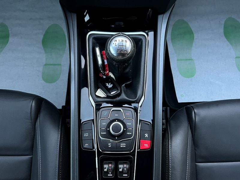 PEUGEOT 508 FELINE 2.0 HDI 140 Cv KEYLESS INTERIEUR CUIR GPS BLUETOOTH TETE HAUTE BVM6 Garantie 1 an