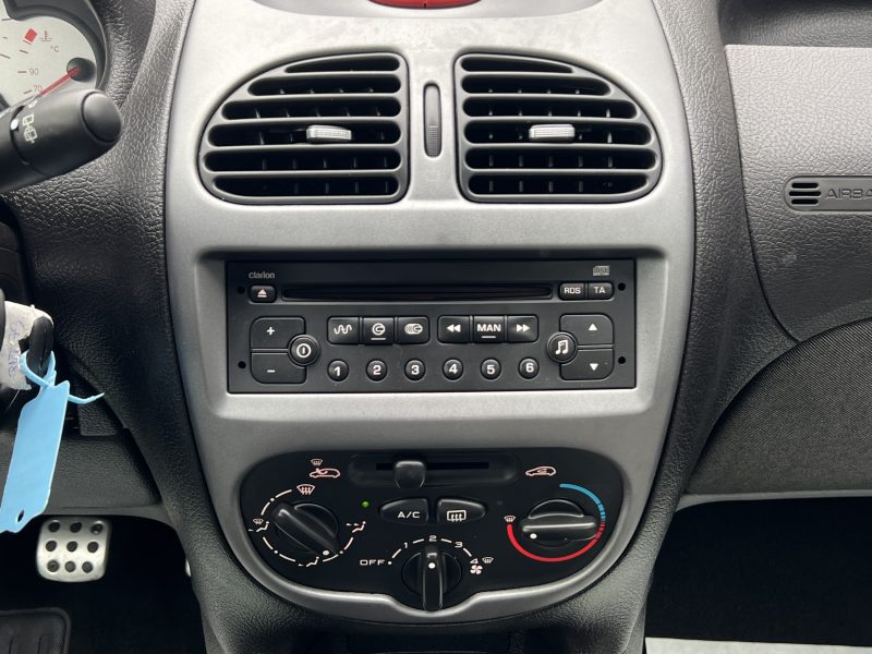 PEUGEOT 206 X-BOX 1.4 75 PREMIERE MAIN 79 900 Kms 5 PORTES CLIMATISATION CRIT AIR 2 - GARANTIE 1 AN