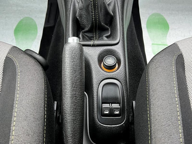 PEUGEOT 206 X-BOX 1.4 75 PREMIERE MAIN 79 900 Kms 5 PORTES CLIMATISATION CRIT AIR 2 - GARANTIE 1 AN