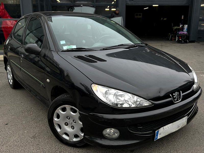 PEUGEOT 206 X-BOX 1.4 75 PREMIERE MAIN 79 900 Kms 5 PORTES CLIMATISATION CRIT AIR 2 - GARANTIE 1 AN