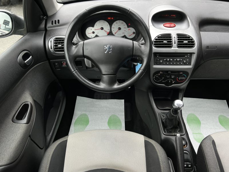 PEUGEOT 206 X-BOX 1.4 75 PREMIERE MAIN 79 900 Kms 5 PORTES CLIMATISATION CRIT AIR 2 - GARANTIE 1 AN