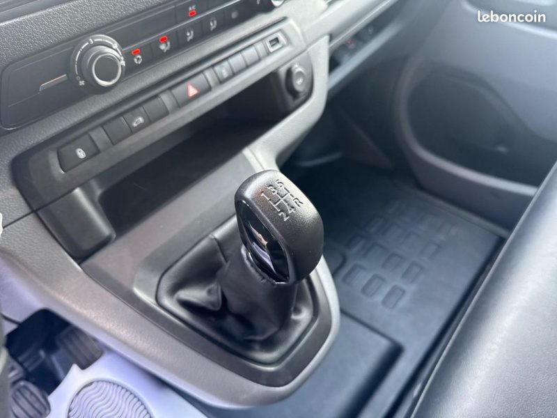 PEUGEOT EXPERT 2018 fgn tole compact bluehdi 95 bvm5 premium TVA RECUPERABLE