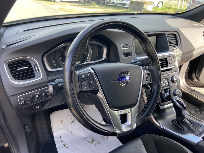 VOLVO V60 2.0 150CV D3 BVA R DESIGN