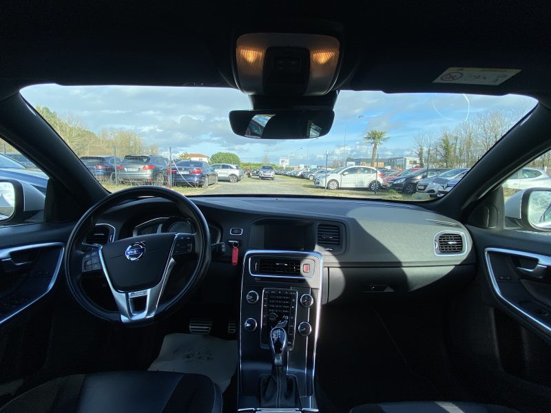 VOLVO V60 2.0 150CV D3 BVA R DESIGN