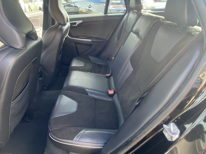 VOLVO V60 2.0 150CV D3 BVA R DESIGN