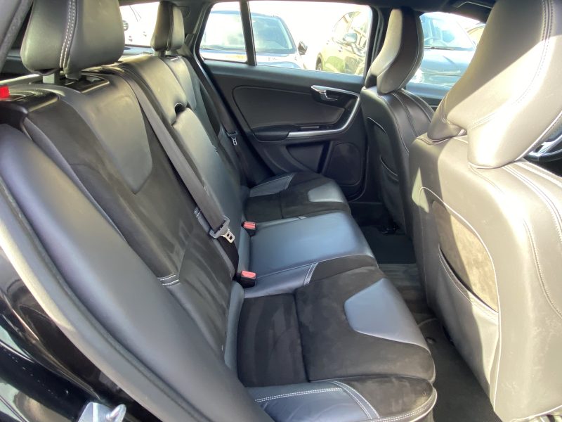 VOLVO V60 2.0 150CV D3 BVA R DESIGN