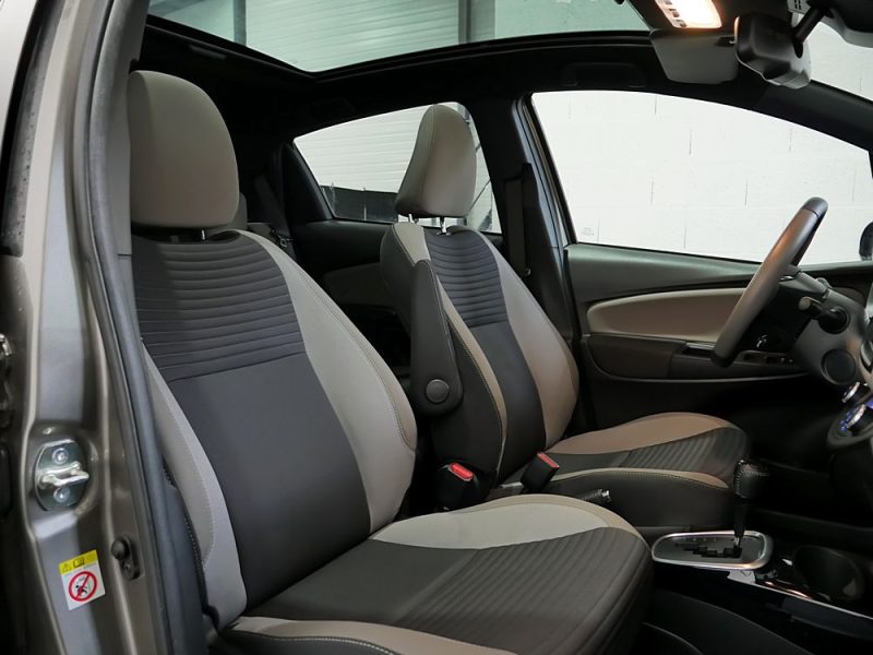 TOYOTA YARIS HYBRID 2019