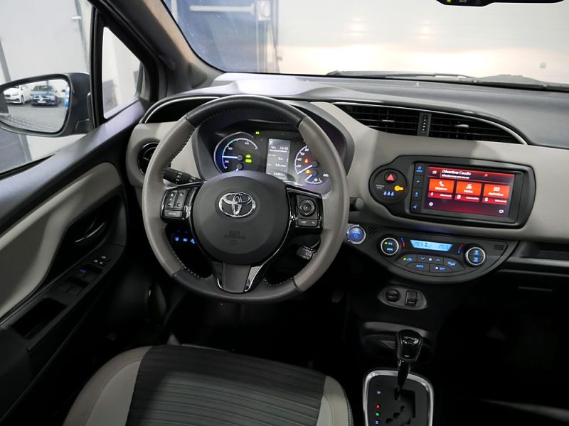 TOYOTA YARIS HYBRID 2019