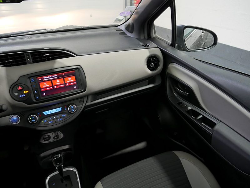 TOYOTA YARIS HYBRID 2019