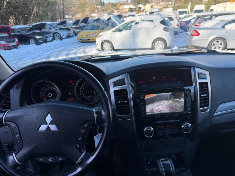 MITSUBISHI PAJERO 2015