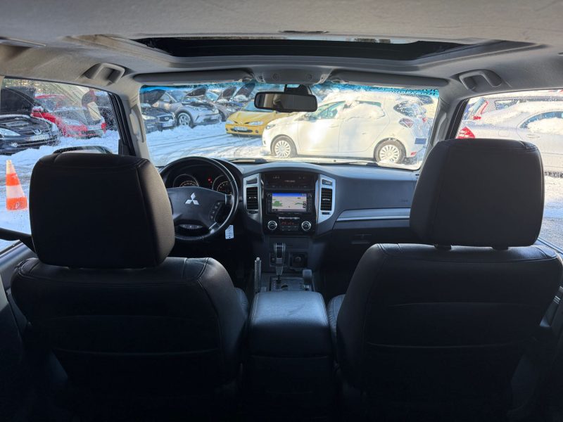 MITSUBISHI PAJERO 2015