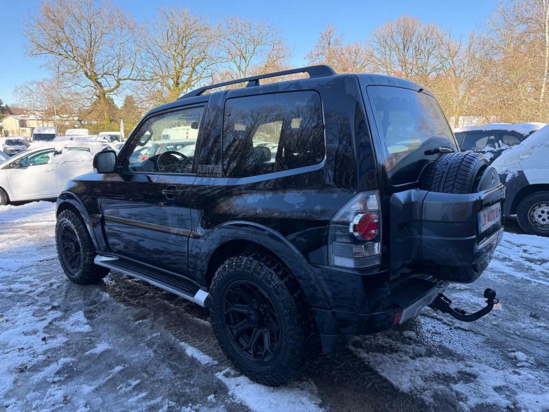 MITSUBISHI PAJERO 2015