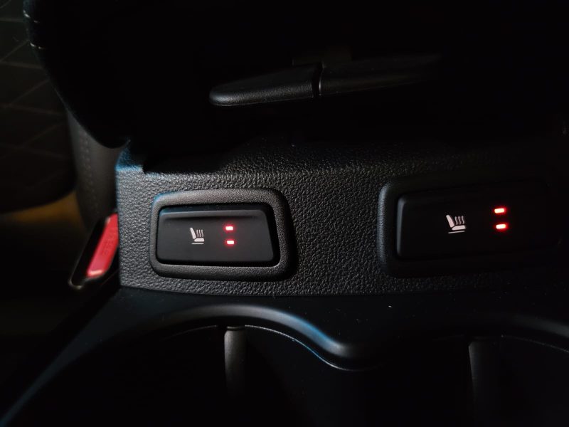 RENAULT KADJAR 1.3 TCe 140cv BLACK EDITION / 1ERE MAIN + SIEGES ELECTRIQUES + CARPLAY /