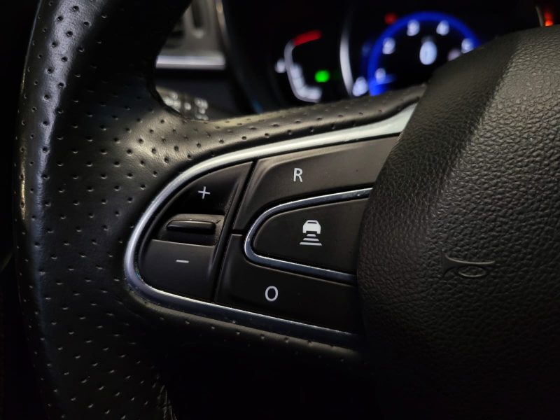 RENAULT KADJAR 1.3 TCe 140cv BLACK EDITION / 1ERE MAIN + SIEGES ELECTRIQUES + CARPLAY /