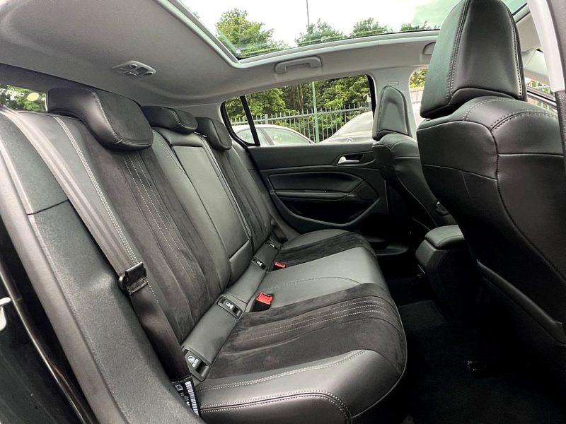 PEUGEOT 308 II FELINE 1.2 130 Cv PREMIERE MAIN / KEYLESS CAMERA TOIT PANO CRIT AIR 1 - GARANTIE 1 AN