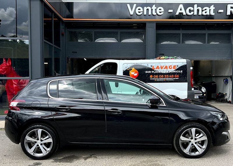 PEUGEOT 308 II FELINE 1.2 130 Cv PREMIERE MAIN / KEYLESS CAMERA TOIT PANO CRIT AIR 1 - GARANTIE 1 AN