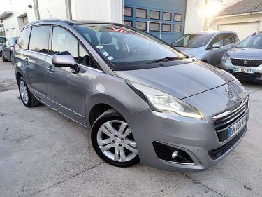 PEUGEOT 5008 Style 5pl 1.6 HDi  CT OK