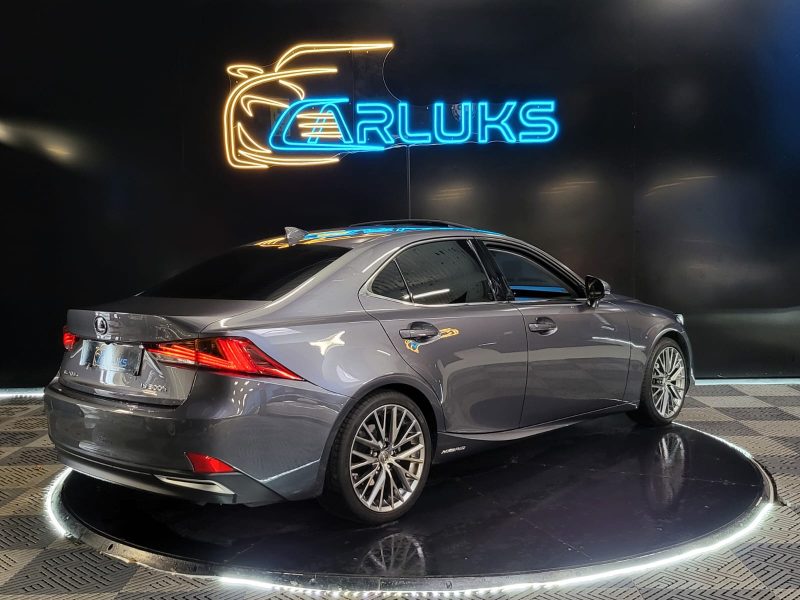 LEXUS IS300H 2019B