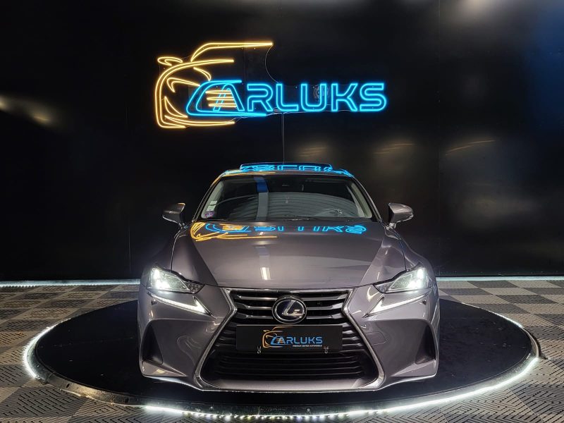 LEXUS IS300H 2019B