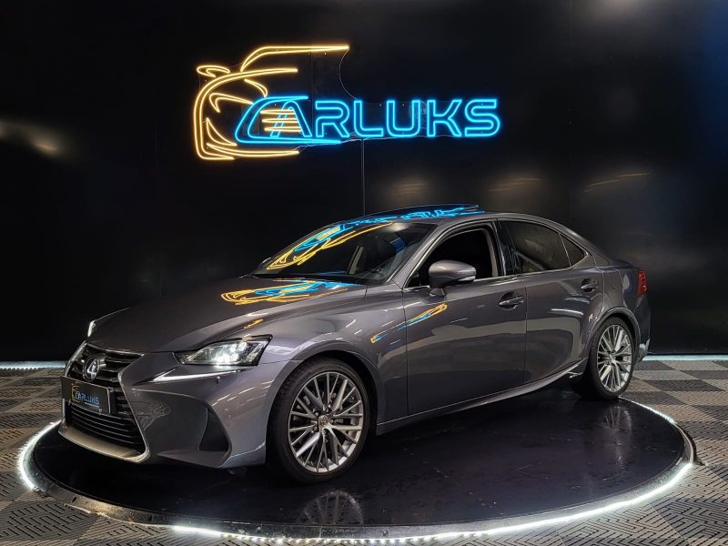 LEXUS IS300H 2019B