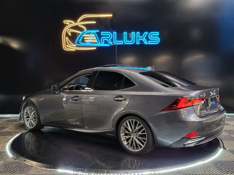 LEXUS IS300H 2019B