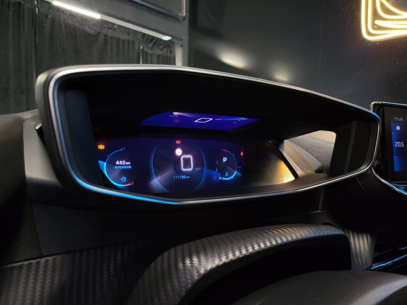 PEUGEOT 2008 1.5 BLUE HDI 130 Cv ALLURE / VIRTUAL COCKPIT / CAMERA DE RECUL / REGULATEUR ADAPTATIF /