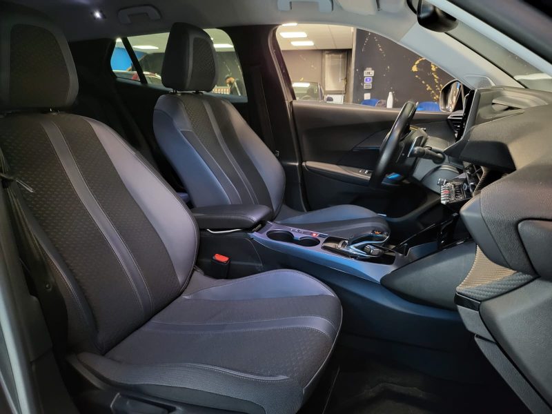 PEUGEOT 2008 1.5 BLUE HDI 130 Cv ALLURE / VIRTUAL COCKPIT / CAMERA DE RECUL / REGULATEUR ADAPTATIF /