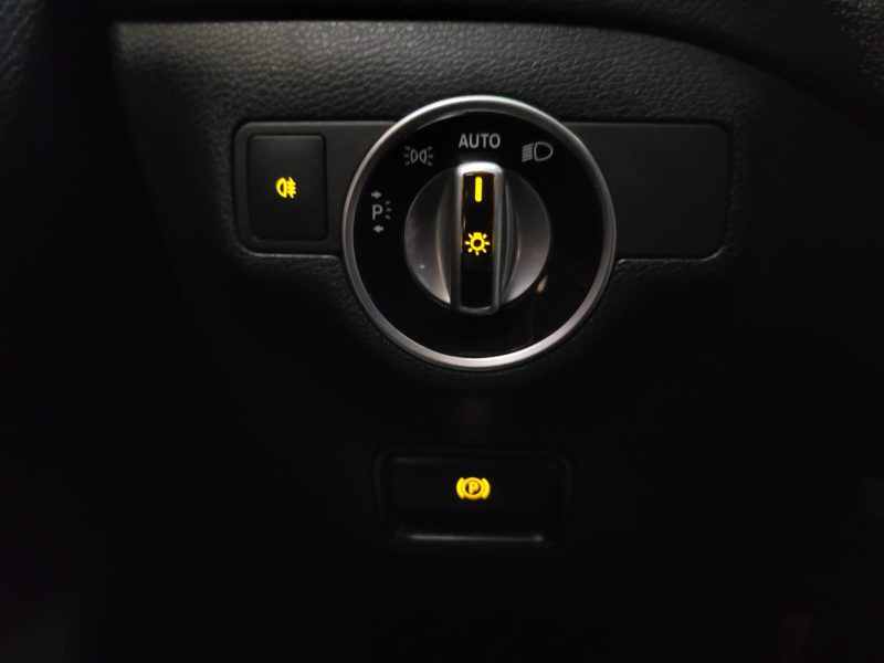 MERCEDES CLASSE CLA 200 136Cv SENSATION / CAMERA DE RECUL / RADAR AV AR / KEYLESS