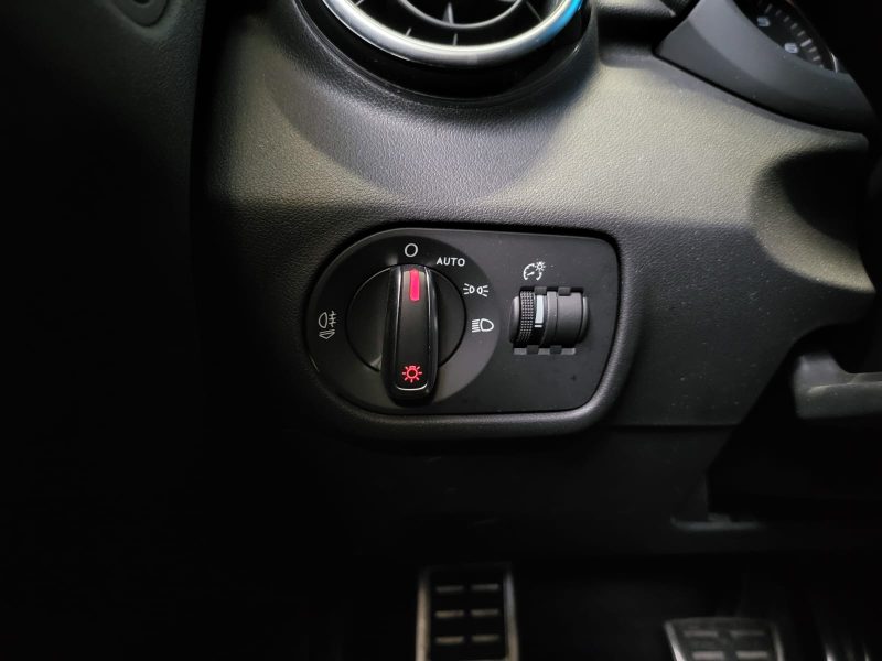 AUDI A1 1.8 TFSI 192 Cv S-LINE / SUIVI AUDI / 2EME MAIN / ORIGINE FRANCE / FEUX LED / RADAR AV AR