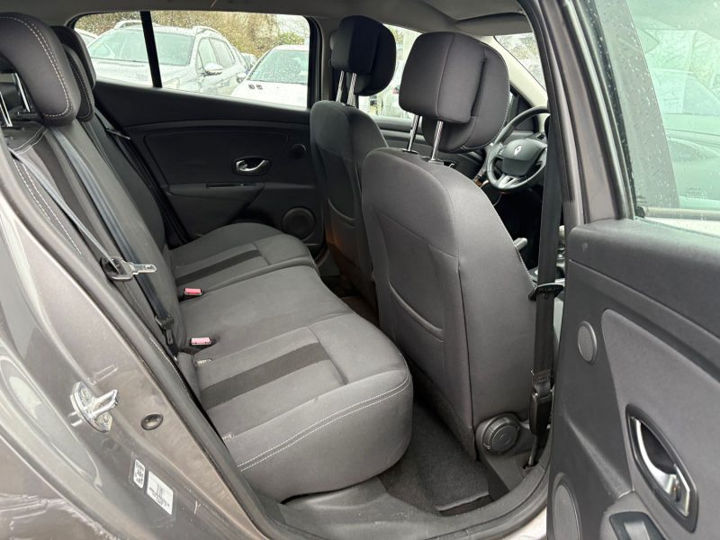 RENAULT MEGANE III 5 portes 1.5 dCi 110Cv distribution NEUF garantie 12MOIS