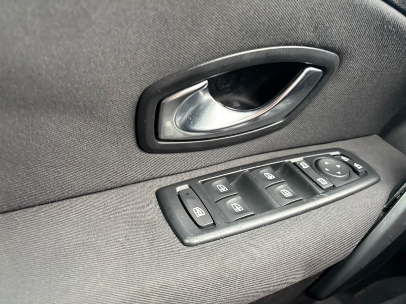 RENAULT MEGANE III 5 portes 1.5 dCi 110Cv distribution NEUF garantie 12MOIS