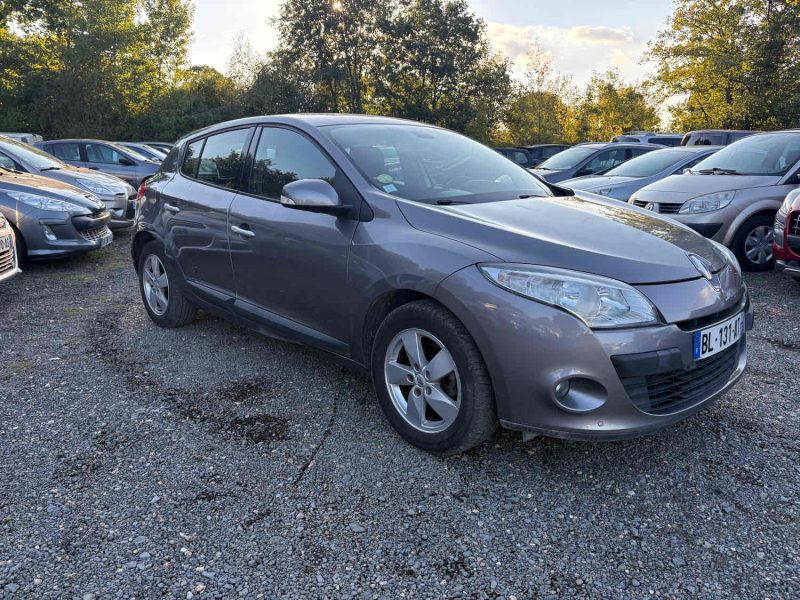 RENAULT MEGANE III 5 portes 1.5 dCi 110Cv distribution NEUF garantie 12MOIS