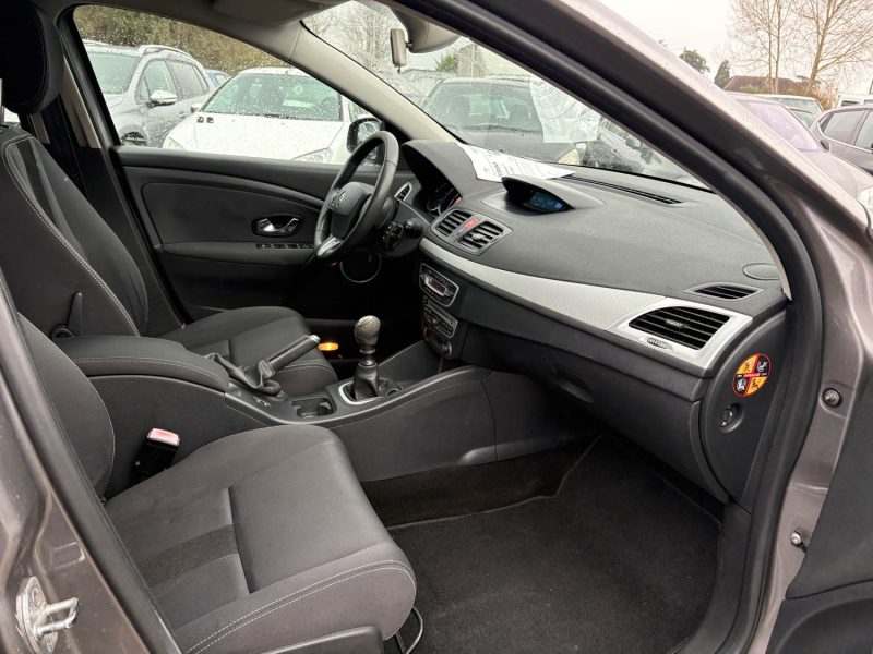 RENAULT MEGANE III 5 portes 1.5 dCi 110Cv distribution NEUF garantie 12MOIS