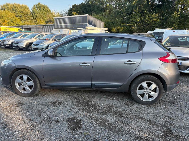 RENAULT MEGANE III 5 portes 1.5 dCi 110Cv distribution NEUF garantie 12MOIS