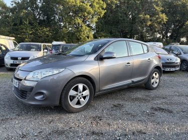 RENAULT MEGANE III 5 portes 1.5 dCi 110Cv distribution NEUF garantie 12MOIS