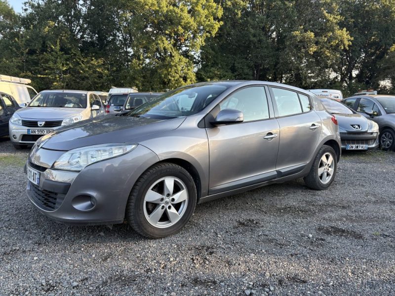 RENAULT MEGANE III 5 portes 1.5 dCi 110Cv distribution NEUF garantie 12MOIS