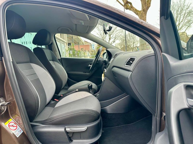 VOLKSWAGEN POLO 2013