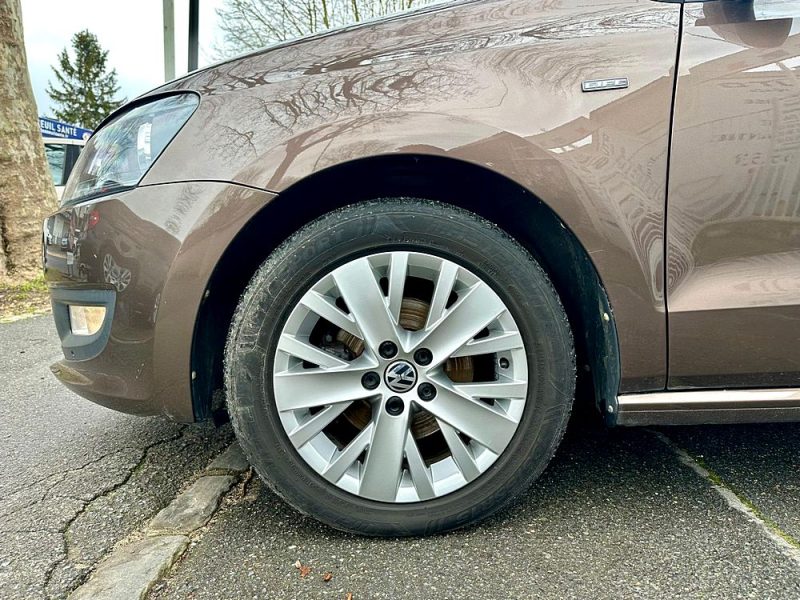 VOLKSWAGEN POLO 2013