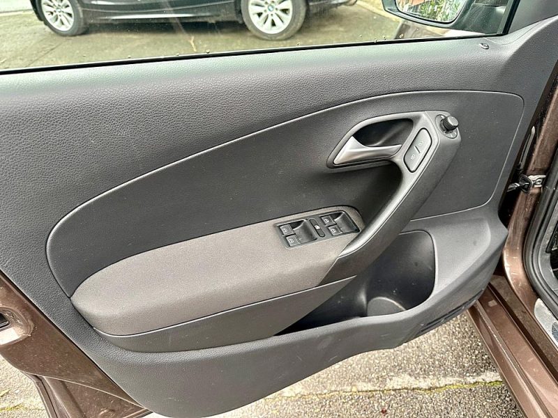 VOLKSWAGEN POLO 2013